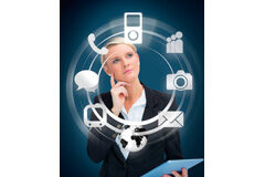 Videomarketing, ¿se atreven los despachos de abogados? Una chica rodeada de símbolos