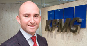 KPMG ‘ficha’ al consejero de Finanzas de España ante la UE para su área de Derecho comunitario KPMG 'ficha' al consejero de Finanzas de España ante la UE para su área de Derecho comunitario