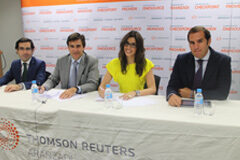 Thomson Reuters Aranzadi firma un convenio de colaboración con la Confederación Española de Abogados Jóvenes (CEAJ) Rubén Carballo, miembro de la ejecutiva de CEAJ, Raúl Castillo, Director Comercial de Thomson Reuters, Cristina Llop, presidenta de CEAJ y Jorge Carlos Alonso, Responsable de relaciones con Universidades, Asociaciones y Colegios Profesionales