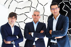 ECIJA inaugura en Pamplona su séptima oficina en España De izquierda a derecha: Alejandro Touriño, socio director de ECIJA, Arturo del Burgo, socio director de ECIJA Pamplona y Hugo Écija, fundador y Presidente Ejecutivo de ECIJA.