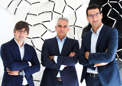 De izquierda a derecha: Alejandro Touriño, socio director de ECIJA, Arturo del Burgo, socio director de ECIJA Pamplona y Hugo Écija, fundador y Presidente Ejecutivo de ECIJA.