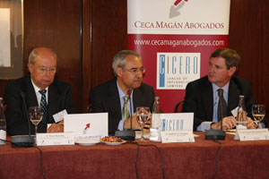 Esteban Ceca pide amplias reformas para afrontar la crisis