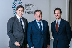 El fundador de la boutique David Arias, una de las primeras figuras del mundo en Arbitraje, se incorpora como socio en el departamento de Litigación y Arbitraje. Imagen del equipo