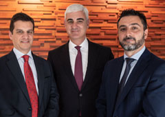 De izquierda a derecha: Ricardo Alcaide, Rafael Asuar y Fernando Toledo De izquierda a derecha: Ricardo Alcaide, Rafael Asuar y Fernando Toledo
