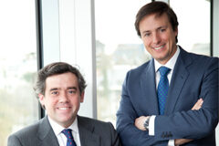 Allen & Overy nombra a Ignacio Ruiz-Cámara y Antonio Vázquez-Guillén socios co-directores del bufete en España Ignacio Ruiz-Cámara y Antonio Vázquez-Guillén