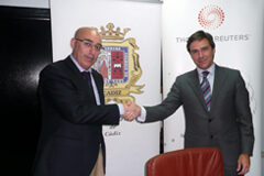 Thomson Reuters y el Ilustre Colegio de Abogados de Cádiz impulsan la modernización tecnológica para 3.000 abogados gaditanos En la imagen aparecen el decano del Colegio de Abogados de Cádiz, Pascual Valiente Aparicio y el director comercial de Thomson Reuters, Raúl Castillo