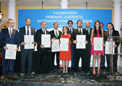 Foto de familia tras la entrega de premios Foto de familia tras la entrega de premios