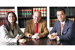 Luis Romero y Asociados firma un acuerdo con la firma norteamericana Mercado & Rengel Momento de la firma.