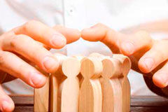 La obsesión de las instituciones y administraciones de controlarlo todo Manos y figuras