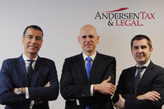 Andersen Tax & Legal debuta en España De izq. a derecha: Álvaro Gámez, Toni de Weest Prat y José María Rebollo, socios de Andersen Tax & Legal España