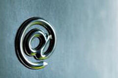 Marketing online legal: ¿Por dónde empezamos? Un símbolo de arroba