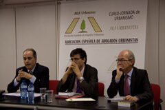 La Asociación Española de Abogados Urbanistas concede becas para la Jornada de la Feria Internacional del Urbanismo y del Medioambiente Tecma 2014 Momento de la presentación