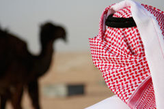 Clifford Chance, primera firma internacional con oficina en Arabia Saudí Un beduino con su camello