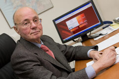 D. Carlos Fernández-Nóvoa Doctor Honoris causa por la Universiad de Alcalá Carlos Fernández-Novoa