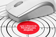 Curso a distancia de: psicología para abogados Una diana que en el centro pone 'Curso a distancia de: psicología para abogados' y al lado un ratón de ordendor