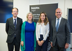 De izda. a dcha. Jose María Elías de Tejada (Deloitte Legal); Matilde García Duarte (AENA); Begoña Fernández (Deloitte Legal) y José Ignacio Jiménez (Talengo) De izda. a dcha. Jose María Elías de Tejada (Deloitte Legal); Matilde García Duarte (AENA); Begoña Fernández (Deloitte Legal) y José Ignacio Jiménez (Talengo)