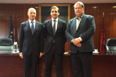 Antonio Fernández de Buján y Arranz, doctor ‘cum laude’ por unanimidad en la Universidad Complutense de Madrid El nuevo doctor, junto a su padre el Prof. Fernández de Buján y su maestro el Prof. Falcón