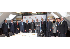 Embajadores de Corea, México, Perú, Chile y del Ministro Plenipotenciario de la Embajada de Colombia, con la Junta Directiva de la Cámara de Comercio España-Corea