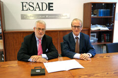 El Tribunal Arbitral de Barcelona y la Facultad de Derecho de ESADE firman un convenio de colaboración para difundir la cultura arbitral De izda. a dcha.: Jesús de Alfonso y Enric Bartlet