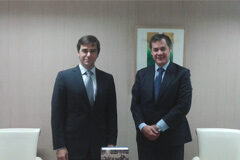Thomson Reuters Aranzadi firma un convenio de colaboración con Santander Justicia para la celebración de foros jurídicos presenciales Raúl Castillo Herrero y Gregorio García Torres