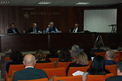 El XII Foro Aranzadi Social Elche 2015-2016 expone el contenido social de las normas de cierre y apertura de año En el centro de la imagen Antonio V. Sempere Navarro, Magistrado de la sala de lo social del Tribunal Supremo y catedrático de derecho del trabajo y seguridad social de la Universidad Rey Juan Carlos de Madrid, junto a otros ponentes del foro