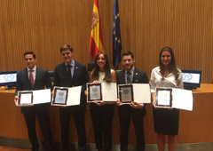 Foto de familia de los premiados.