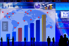 Fusiones de despachos de abogados: mismos retos y similares problemas (II) Gráfico de barras y siluetas de personas