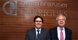 Miguel Gordillo, director del EMBA en Dirección de Organizaciones de Servicios Profesionales, y Ángel Bizcarrondo, director del Centro de Estudios Garrigues