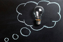 Hasta un 80% de los abogados apuesta por la innovación, aunque la implementación no alcanza el 35% de los despachos Bombilla