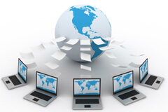 El cliente 2.0: el nuevo reto para los despachos de abogados Dibujo de la bola del mundo y varios portátiles