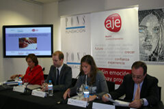 Pons y la Asociación de Jóvenes Empresarios de Madrid enfocan la reforma laboral al emprendedor Imagen de la jornada