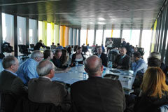 Los concursantes de #HackTheJustice desarrollan 6 prototipos de aplicaciones LegalTech El jurado, durante su deliberación.