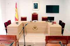 Primer certamen de actuaciones en sala para universitarios organizado por Thomson Reuters y la Escuela de Técnica Jurídica Sala de un juzgado