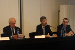 Carlos Lesmes inaugura el `II Congreso Nacional de Derecho de Sociedades´ organizado por Thomson Reuters De izq a dcha: el presidente del Consejo Editorial de Aranzadi, Javier Moscoso del Prado, el presidente del Consejo General del Poder Judicial (CGPJ) y del Tribunal Supremo, Carlos Lesmes Serrano, el director del congreso, Pedro Prendes Carril
