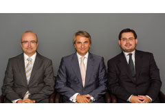 Broseta incorpora a Manuel Mingot como socio del área mercantil y financiero de izquierda a derecha: Antonio J. Navarro (Socio y Director del Área Mercantil), Manuel Broseta ( Socio Director) y Manuel Mingot.
