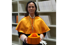 María José Esteban, nombrada Académica Numeraria de la Real Academia de Doctores María José Esteban