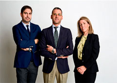 De izquierda a derecha, Julio Pernas, Juan Pedro Dueñas, Director de DUEÑAS RUART ABOGADOS, y Beatriz Renedo. De izquierda a derecha, Julio Pernas, Juan Pedro Dueñas, Director de DUEÑAS RUART ABOGADOS, y Beatriz Renedo.