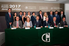 El Centro de Estudios Garrigues convoca la XVIII Edición del ‘Premio Jóvenes Juristas’, dirigida a estudiantes de último curso de Derecho Acto de entrega de Diplomas Premio Jóvenes Juristas 2017.