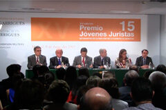 Abierta la solicitud de participación en los `Premios Jóvenes Juristas´ convocado por Thomson Reuters, la Fundación Garrigues y el Centro de Estudios Garrigues Mesa presidencial de la edición del año pasado