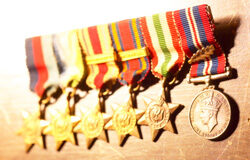 El despacho Suárez de la Dehesa seleccionado por Chambers Europe 2010 en el área de Propiedad Intelectual Medallas alineadas.