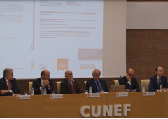 En la imagen de izq a dcha aparecen Pablo Chico de la Cámara, Diego Martín Abril, Álvaro Cuervo García, Javier Moscoso del Prado, Carlos Cuadrado Pérez, Guillermo Velasco Fabra