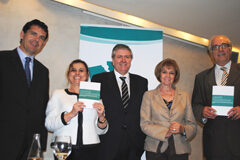 La Fundación Esclerosis Múltiple presenta el libro “Legados Testamentarios» De izda. a drcha.: Joaquin Uriach, Josefa Querol, Joan Carles Ollé, Rosamaria Estrany y Juli De Miquel