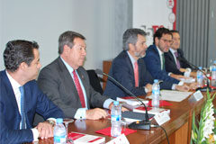 Carlos Lesmes presenta ‘Manual de buenas prácticas concursales’ (Thomson Reuters Aranzadi) La mesa presidencial se dirige a los asistentes al acto.