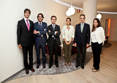 Imagen del acuerdo Ashoka y la Fundación de PwC.