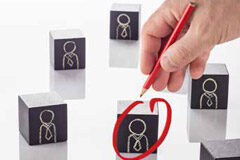 Redes sociales y campañas electorales, binomio pendiente de adaptación Dibujos de siluetas en cubos y una señalada