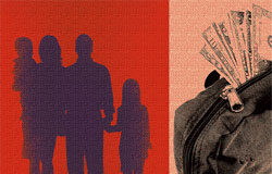 El mercado va a lo seguro Imagen de una familia a un lado y dinero seguro en un bolso alado