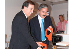 Thomson Reuters Store abre sus puertas en Barcelona De izda. a dcha.: Eugeni Gay y Carlos Gaona