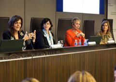 De izquierda a derecha: Amparo Moraleda, Consejera Independiente; Cani Fernández, socia de Cuatrecasas, Gonçalves Pereira; Nezha Hayat, Presidenta directa general de SOGELEASE; Mónica López-Monís, Secretaria General del Consejo de Administración de Bankin De izquierda a derecha: Amparo Moraleda, Consejera Independiente; Cani Fernández, socia de Cuatrecasas, Gonçalves Pereira; Nezha Hayat, Presidenta directa general de SOGELEASE; Mónica López-Monís, Secretaria General del Consejo de Administración de Bankin