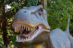 Un conflicto Colossal T-Rex