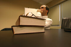 El abogado en estado de “flujo” Un abogado pensativo sentado